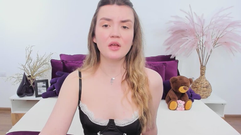 Reneswee's Streamate show and profile