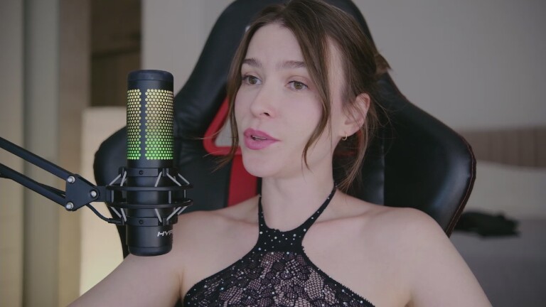 HelloAlice's Streamate show and profile