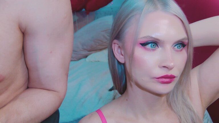 DenLina's Streamate show and profile